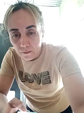 Isabel23zr online show from April 2026 02:36:02 PM
