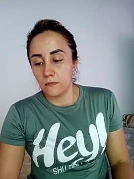 Isabel23zr online show from November 2025 03:05:01 PM