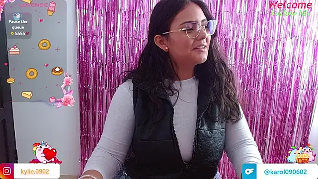 Snapshot of karol_9 chatting on February 2025 09:48:02 PM karol 9 online show from February 2025 09:48:02 PM