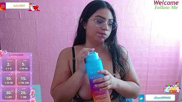 Snapshot of karol_9 chatting on March 2025 10:54:01 PM karol 9 online show from March 2025 10:54:01 PM