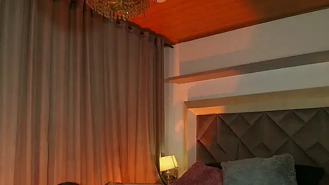 Ameliadickens online show from November 2025 09:40:01 PM