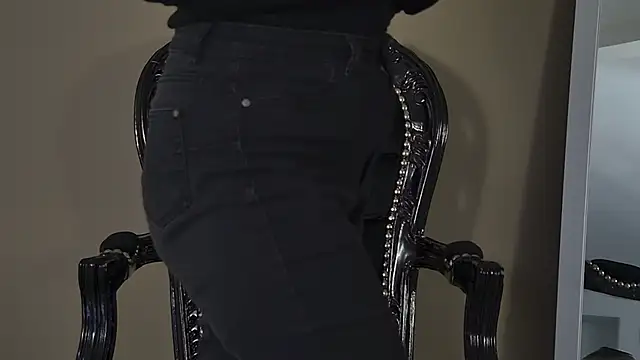 AliceMunro online show from February 2026 08:33:02 PM