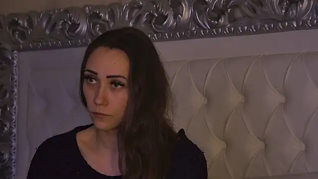 AliceMunro online show from April 2026 07:15:02 PM