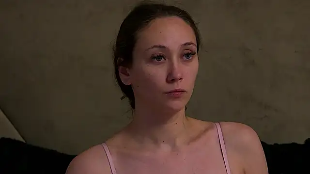 Snapshot of AliceMunro chatting on July 2026 01:06:02 PM AliceMunro online show from July 2026 01:06:02 PM