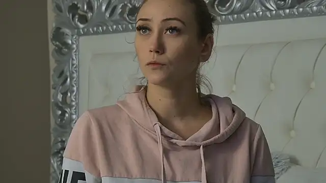 AliceMunro online show from November 2025 08:56:01 PM