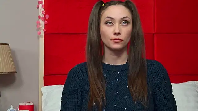 Snapshot of AliceMunro chatting on February 2025 12:09:02 AM AliceMunro online show from February 2025 12:09:02 AM