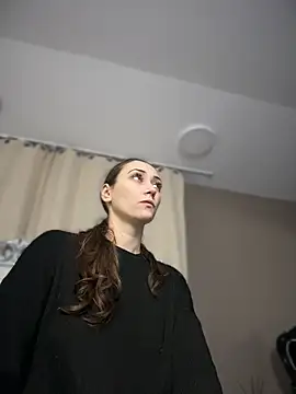 AliceMunro online show from December 2025 08:35:02 PM