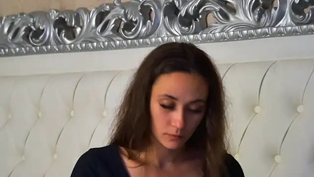 Snapshot of AliceMunro chatting on September 2025 07:02:02 PM AliceMunro online show from September 2025 07:02:02 PM