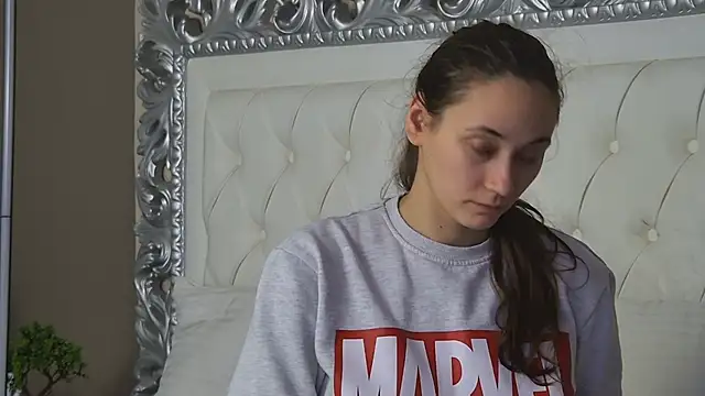 AliceMunro online show from February 2026 09:17:01 PM