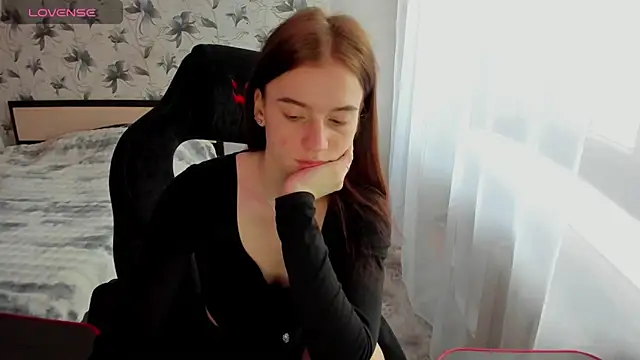 Stacey Brown online show from February 2025 11:00:01 PM