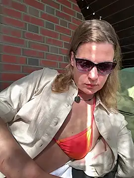 Snapshot of ilucyme chatting on May 2026 02:01:01 PM ilucyme online show from May 2026 02:01:01 PM
