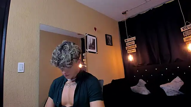 ANDRIUS 24 online show from February 2025 08:04:02 PM