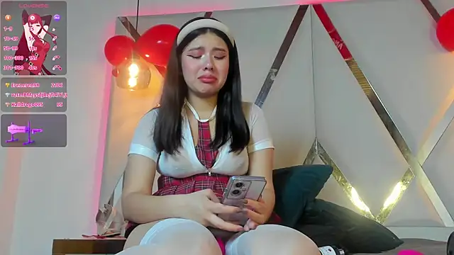 Snapshot of MarielQueenx chatting on March 2025 10:02:01 AM MarielQueenx online show from March 2025 10:02:01 AM