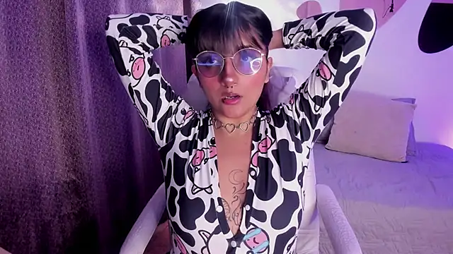 Alliccee online show from February 2026 07:14:02 PM