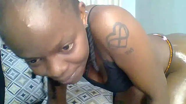 Petite 254 online show from December 2025 12:27:02 PM