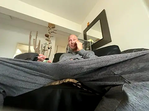Snapshot of Germankink chatting on October 2025 09:55:02 AM Germankink online show from October 2025 09:55:02 AM
