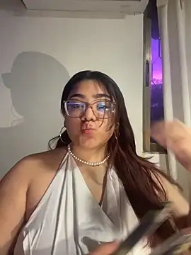 KathyGonzalez online show from November 2025 11:04:02 AM