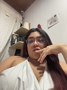 KathyGonzalez online show from November 2025 03:00:02 AM