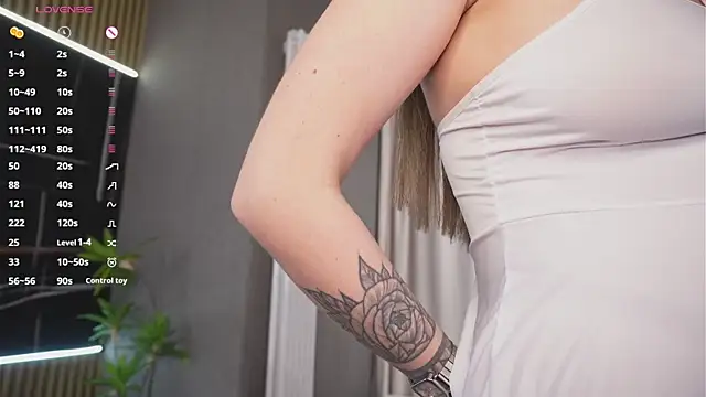 melissa kisses online show from November 2025 02:43:02 PM