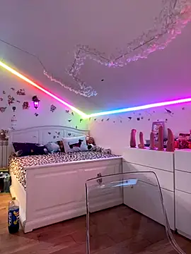 Snapshot of SelenaBee chatting on October 2025 07:53:02 AM SelenaBee online show from October 2025 07:53:02 AM