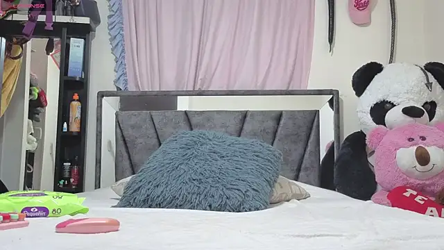 Hotsamantamature online show from October 2025 02:02:02 AM