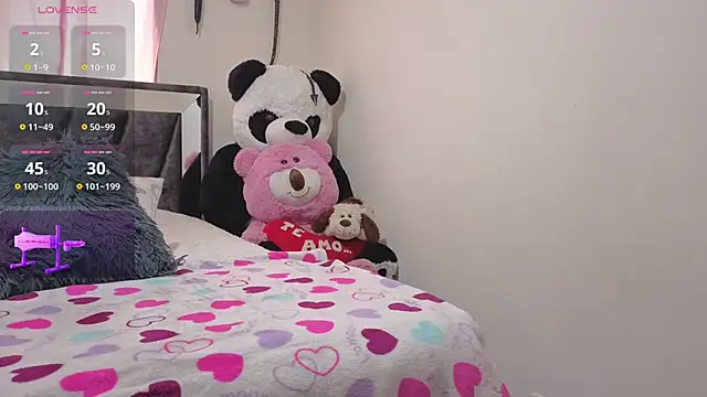 Hotsamantamature online show from October 2025 07:58:02 PM