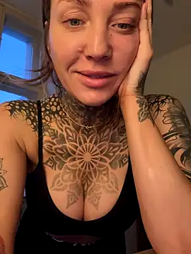 ElenaHaze online show from November 2025 06:07:02 AM