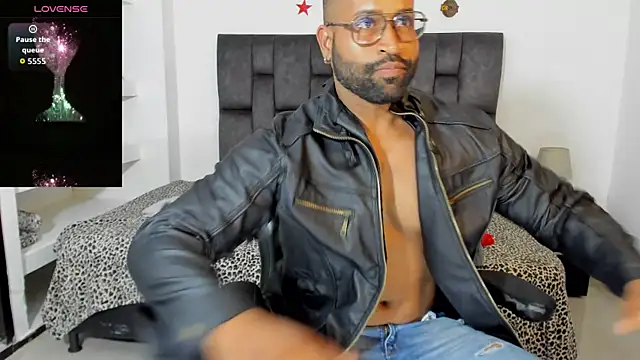 MattRodriguez9 online show from November 2025 09:51:02 PM