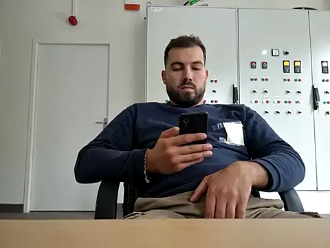 Leonormaldick online show from October 2025 02:14:02 PM