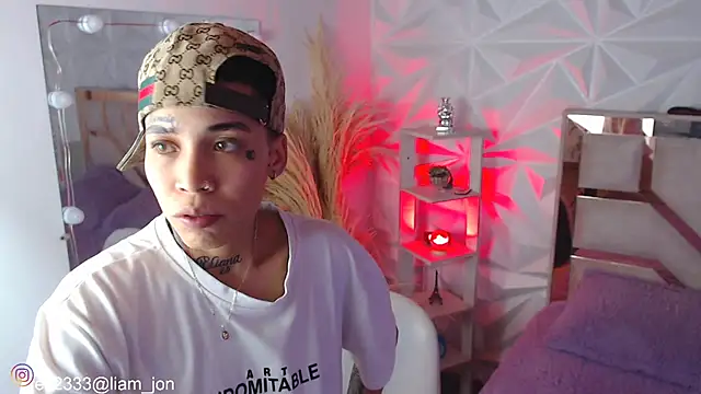 Jonesliam23 online show from October 2025 07:15:02 PM