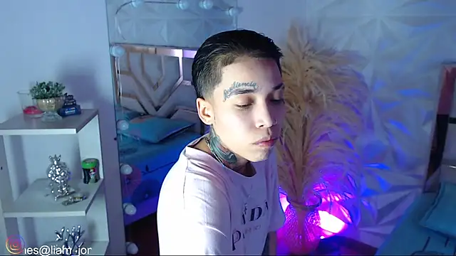 Jonesliam23 online show from February 2026 07:15:01 PM