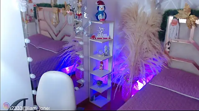 Jonesliam23 online show from December 2025 07:20:01 PM