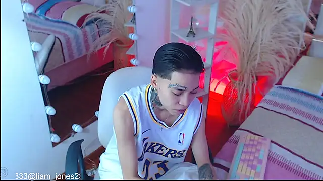 Jonesliam23 online show from November 2025 07:06:01 PM