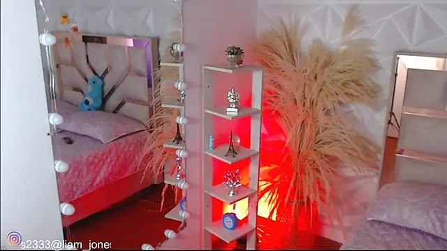 Jonesliam23 online show from November 2025 07:14:01 PM