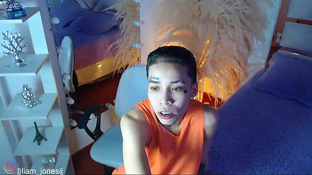 Jonesliam23 online show from February 2026 07:23:02 PM