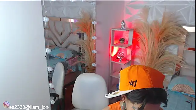 Jonesliam23 online show from October 2025 07:00:01 PM