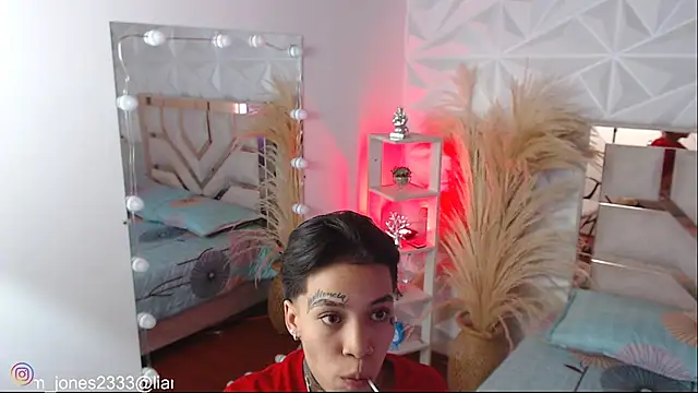 Jonesliam23 online show from October 2025 07:24:02 PM