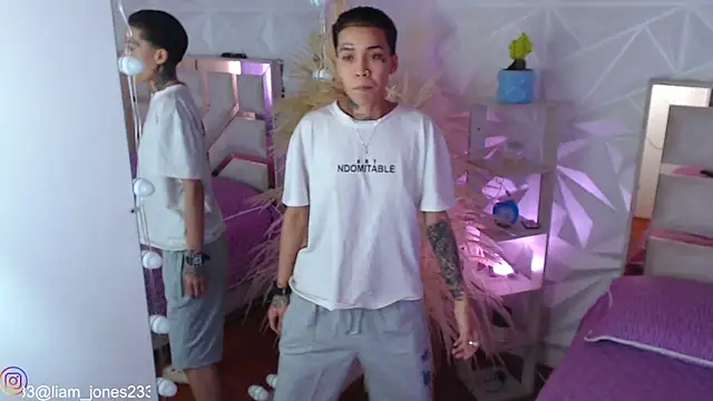 Jonesliam23 online show from September 2025 06:52:01 PM