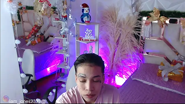 Jonesliam23 online show from December 2025 07:38:01 PM