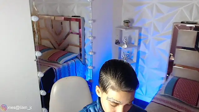 Jonesliam23 online show from March 2026 07:49:01 PM