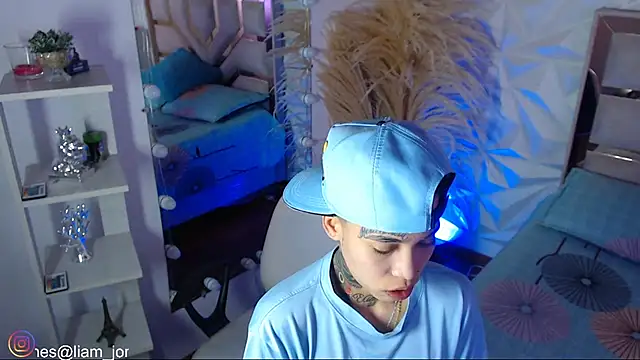 Jonesliam23 online show from February 2026 08:19:02 PM