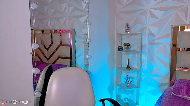 Jonesliam23 online show from May 2026 07:20:02 PM