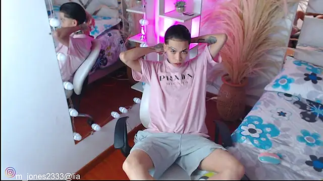 Jonesliam23 online show from November 2025 08:01:02 PM