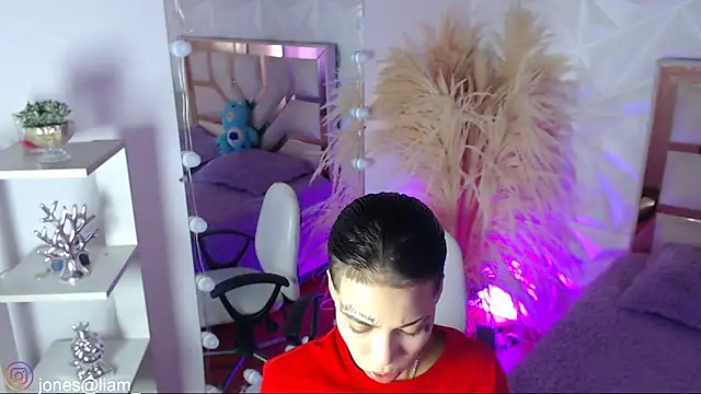 Jonesliam23 online show from February 2026 07:21:02 PM