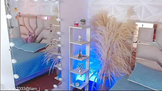 Jonesliam23 online show from November 2025 07:13:02 PM