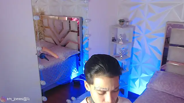 Jonesliam23 online show from April 2026 08:57:02 PM