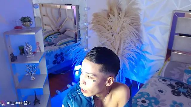 Jonesliam23 online show from March 2026 07:37:02 PM