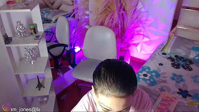 Jonesliam23 online show from March 2026 07:29:02 PM