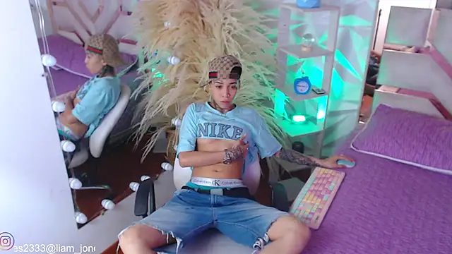 Jonesliam23 online show from September 2025 07:15:02 PM