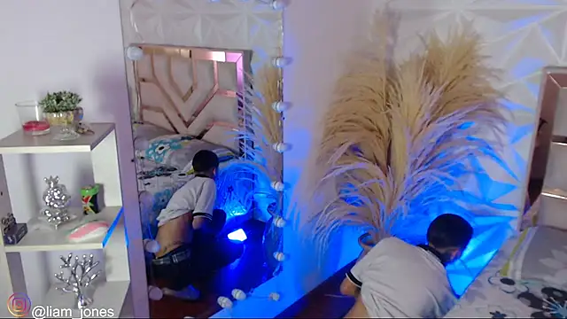 Jonesliam23 online show from March 2026 07:51:01 PM